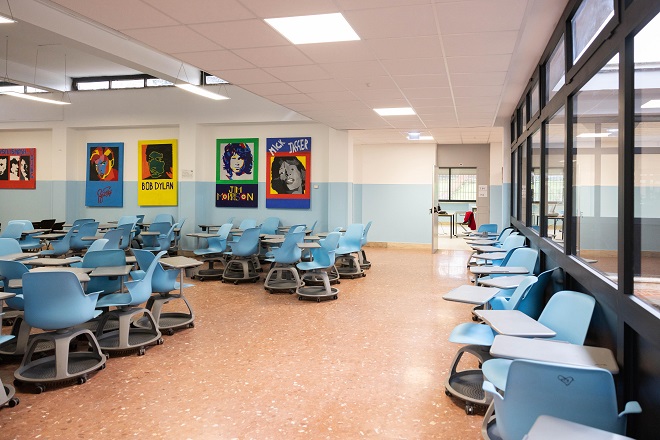 scuola_gullace_banchi_